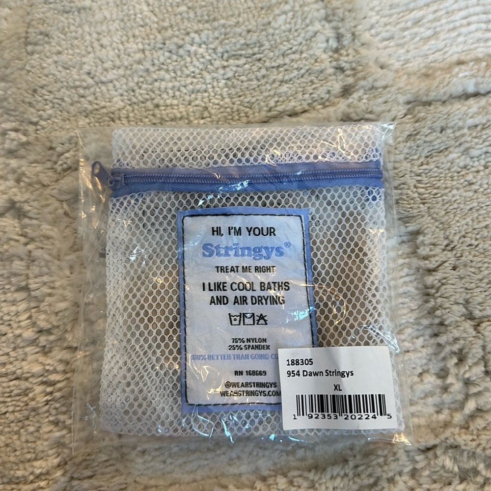 NWT Stringys no show side thong XL